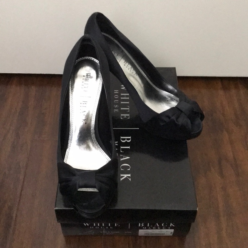 WHBM Ray black satin dress shoe heel size 7